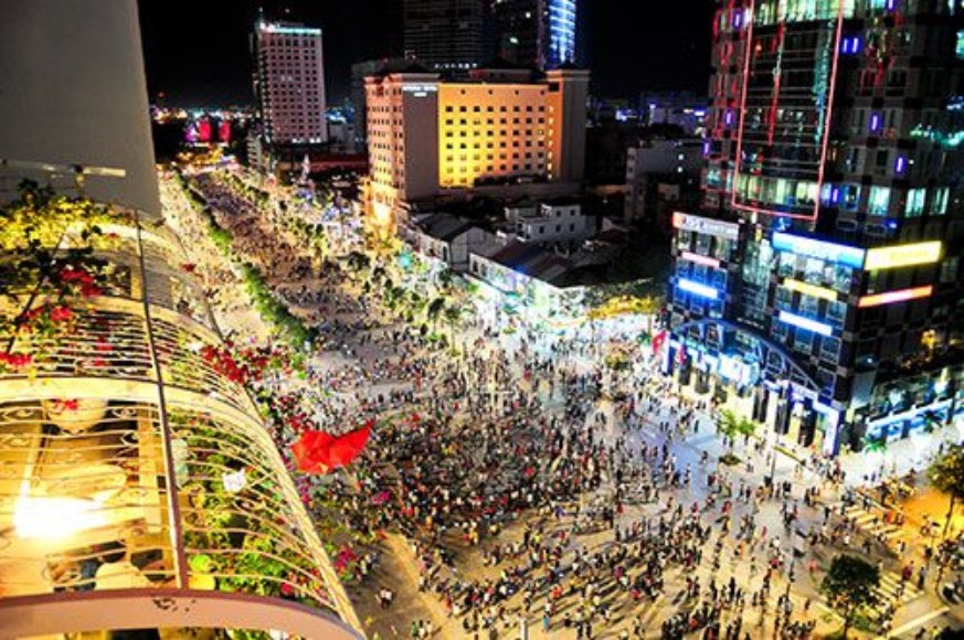 Sài Gòn ngày một thu hút khách du lịch  西貢越來越受到觀光客喜愛